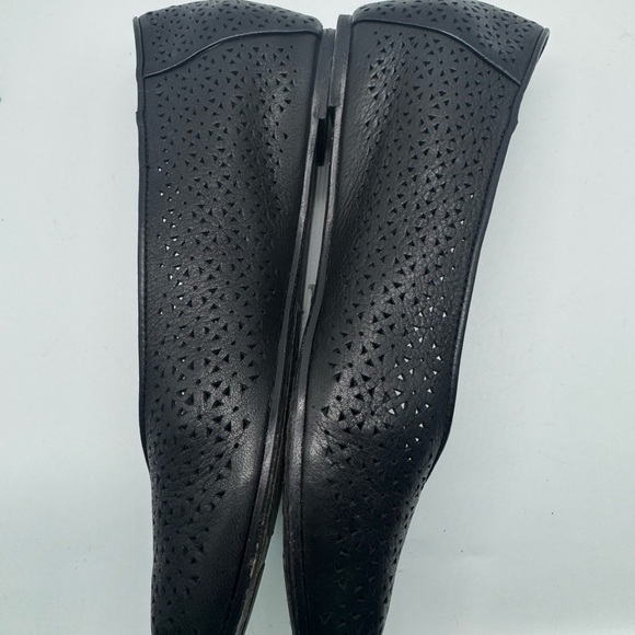 Eileen Fisher Black Eyelet Leather Classic Ballet Flats Size 8 - Picture 8 of 13